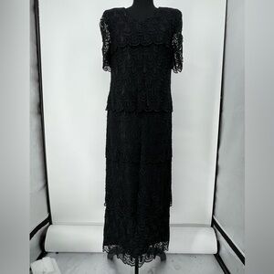 ALEX EVENINGS ELEGANT BLK SCALLOPED LACE TIERED EVENING GOWN FLATTERING TIMELESS